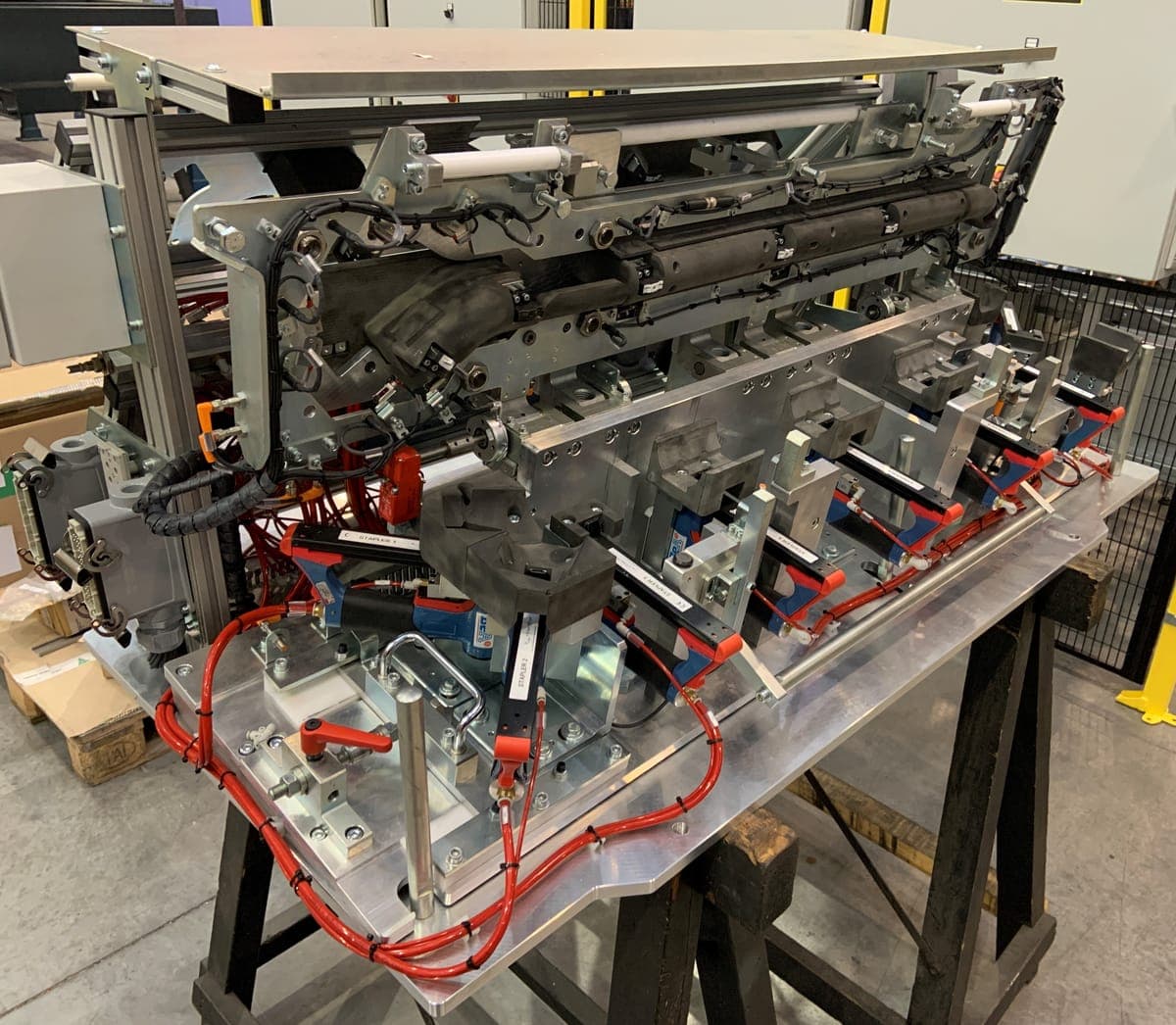 ÚTIL GRAPADO — Útil de grapado compatible con varias referencias y cambio de producto manual siguiendo sistema SMED.